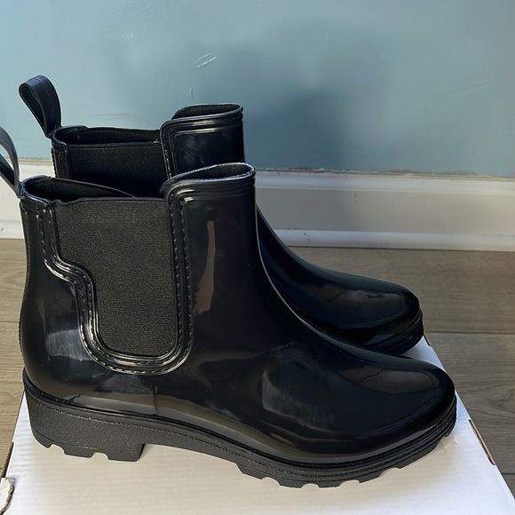 Capelli New York. In good condition only been worn Once. Color black. - Picture 1 of 4